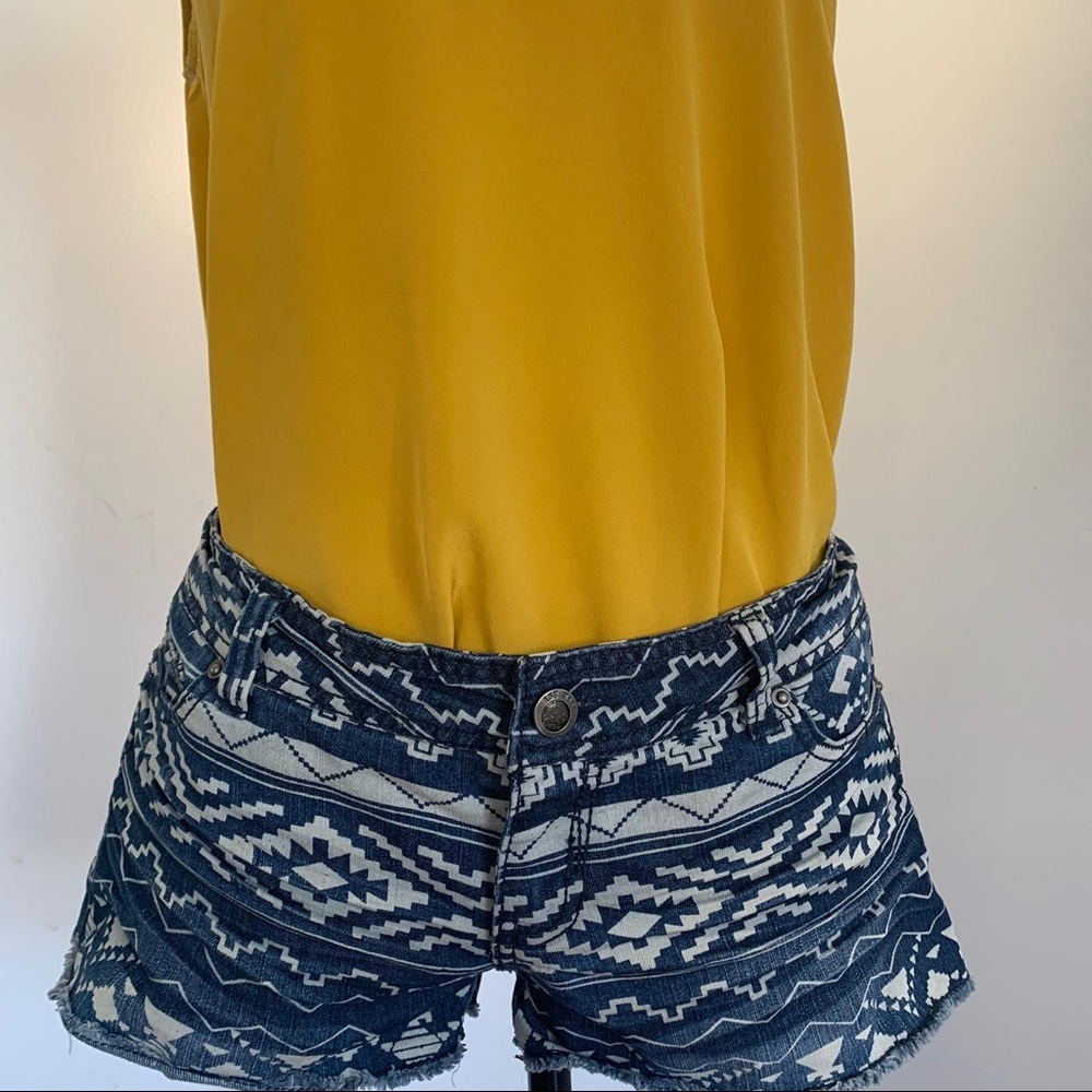 BCBGMAXAZRIA Gold Accent Blouse & Denim Short - Picture 8 of 12